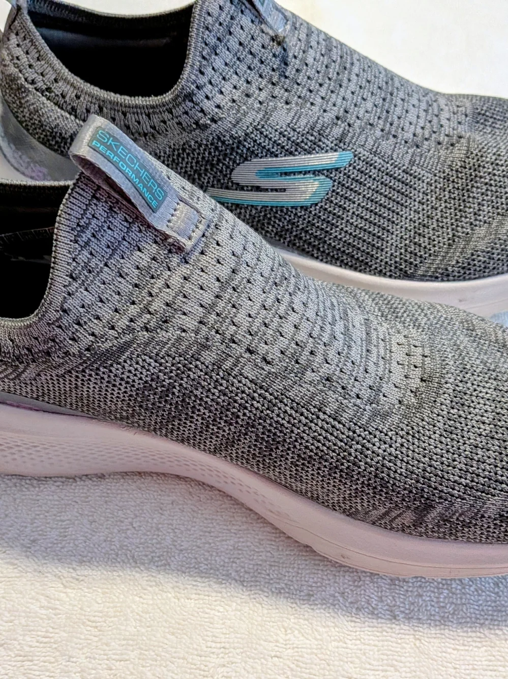 Skechers slip athletic